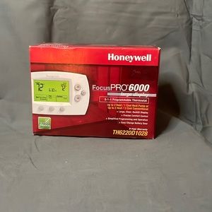 New In Box Honeywell Focus Pro 6000 Thermostat